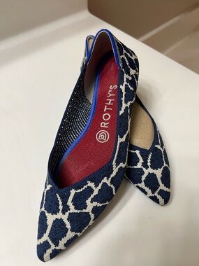 Rothy's Navy and White Patterned Pointed Flats